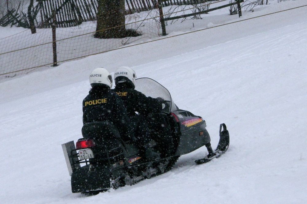  policie na lyzich_02.JPG