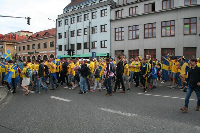 1 pochod švédských fanoušků