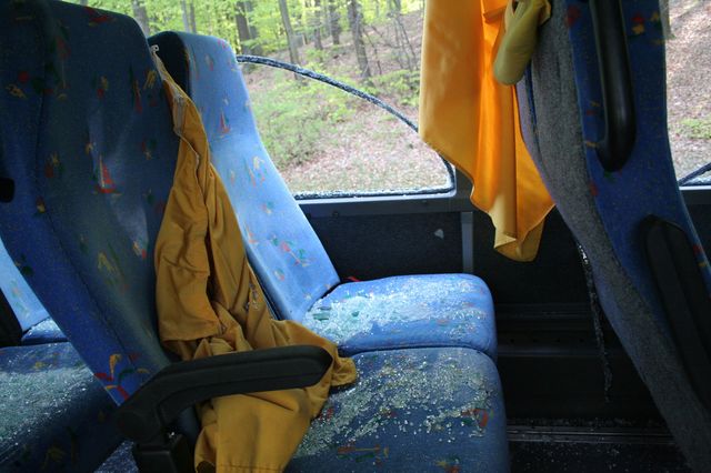 10 nehoda kamionu a autobusu v Buchlovskych kopcich