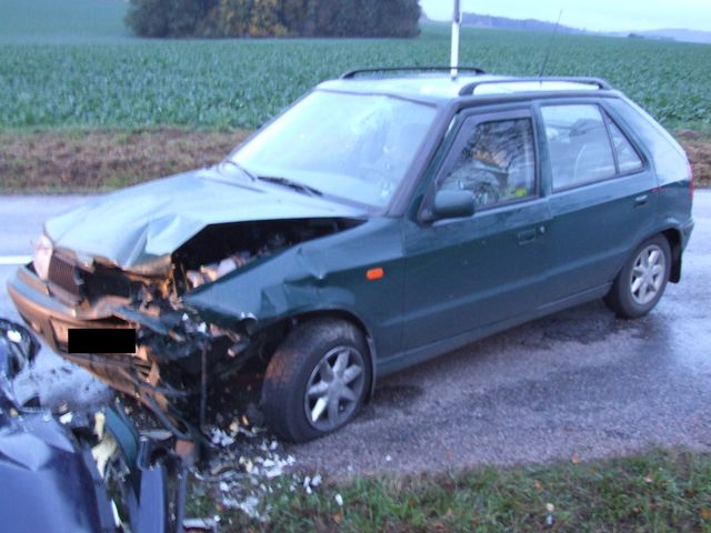 13.10.2009 - u Letohradu, čelní střet Š Felicia x Ford Escort