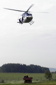 2-vrtulník a zachraňovaní.jpg