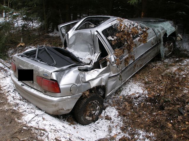 20.3.2009 - u Písečné, havárie vozidla Ford Escort