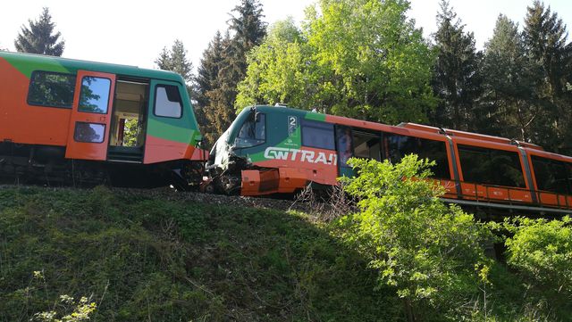 5 Nehoda dvou vlaků 3.5.2018 - 5.jpeg