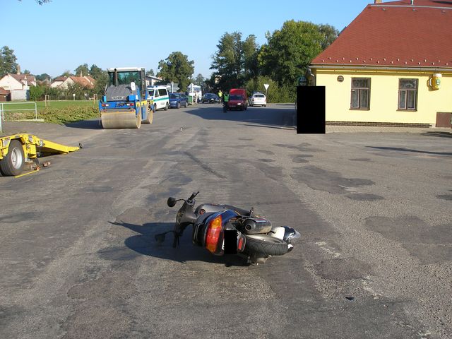 9.9.2009 - Žichlínek, střet mezi chodcem a malým motocyklem