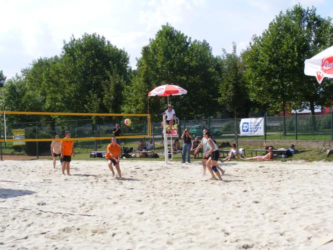 Beach volejbal.jpg