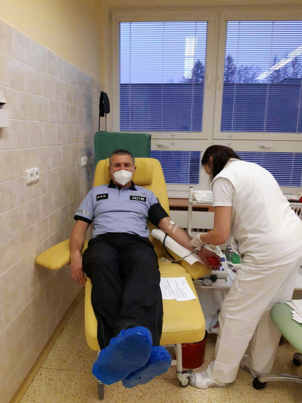 Bruntálští policisté darují krev - 01.jpg