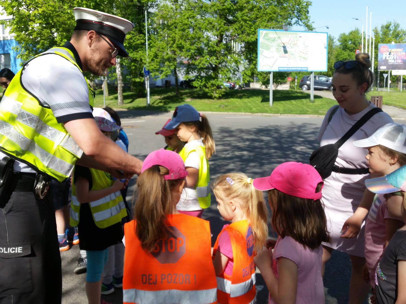 Cyklisté pod policejním dohledem