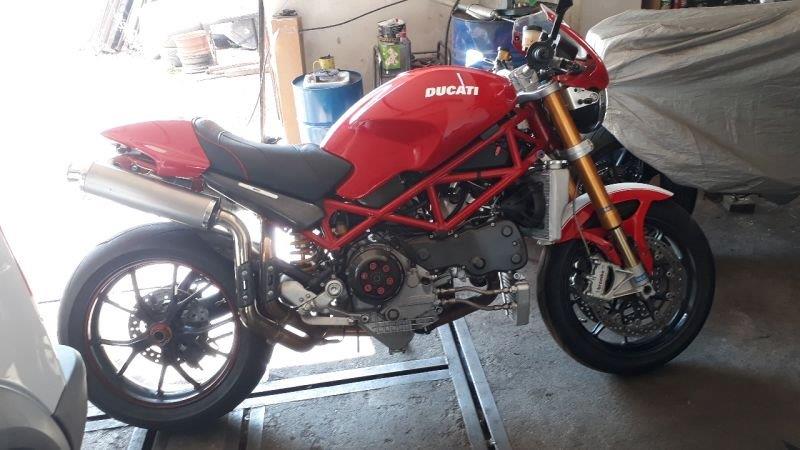 DUCATI Monster