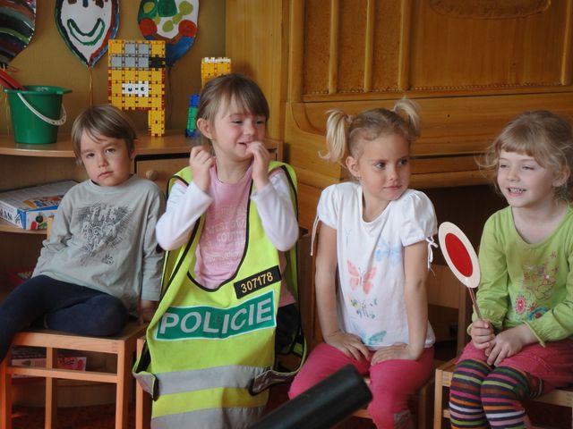 Děti  a policisté -  Bochov 1