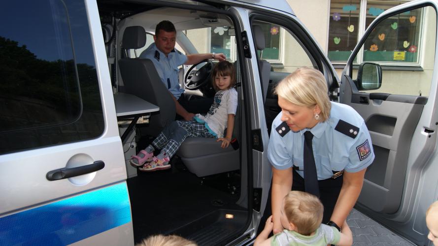 Děti nejvíce zajímalo policejní auto