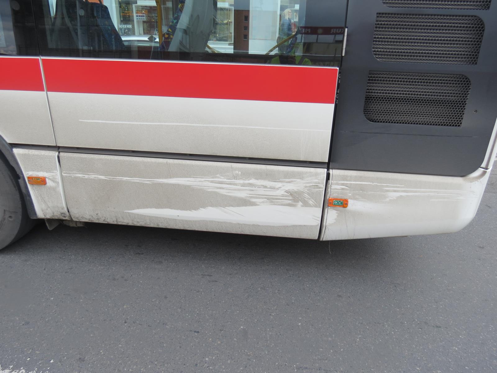 Dopravní nehoda vozidla s autobusem