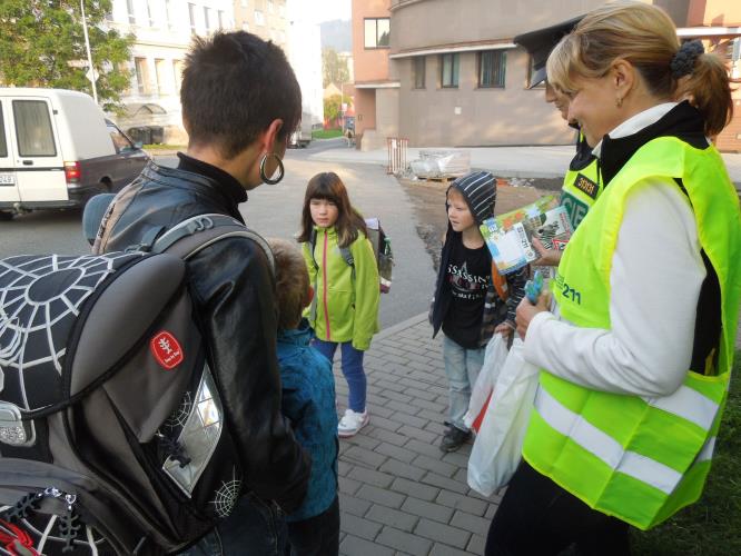 Foto PČR z akce "Zebra se za tebe nerozhlédne"