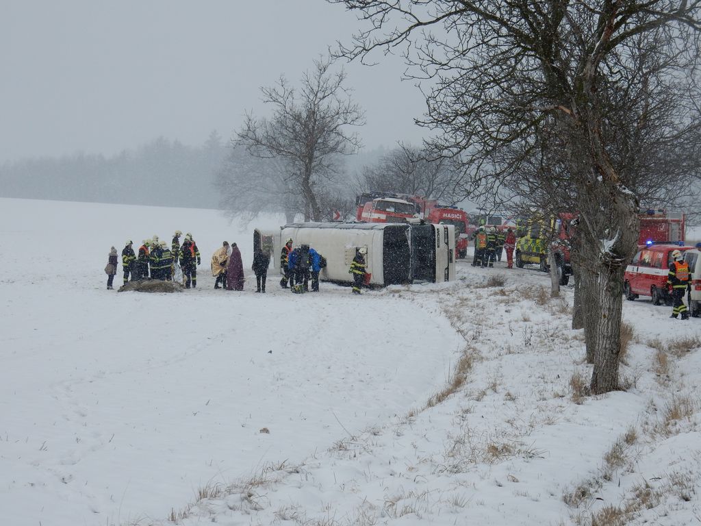 Havarovaný autobus Hořičky