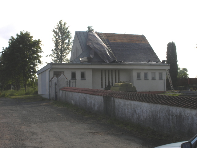 Hroby - střecha - červenec - 01.JPG