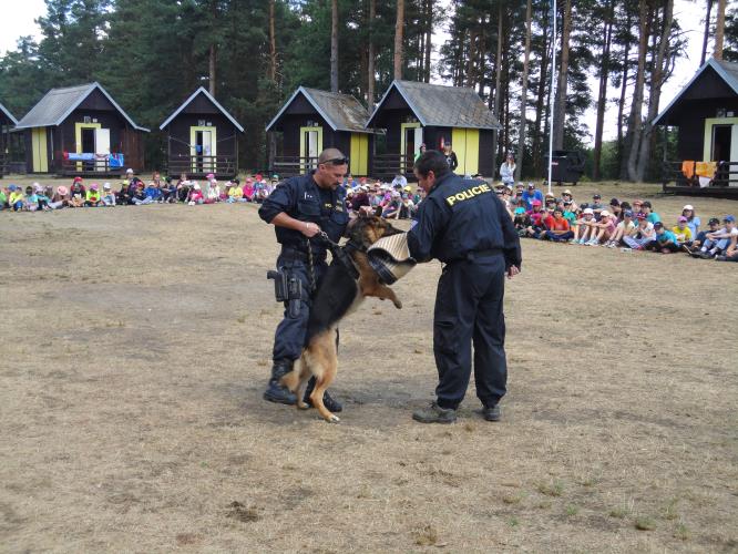 Jindřichohradečtí policisté zavítali na  LDT Nežárka .JPG