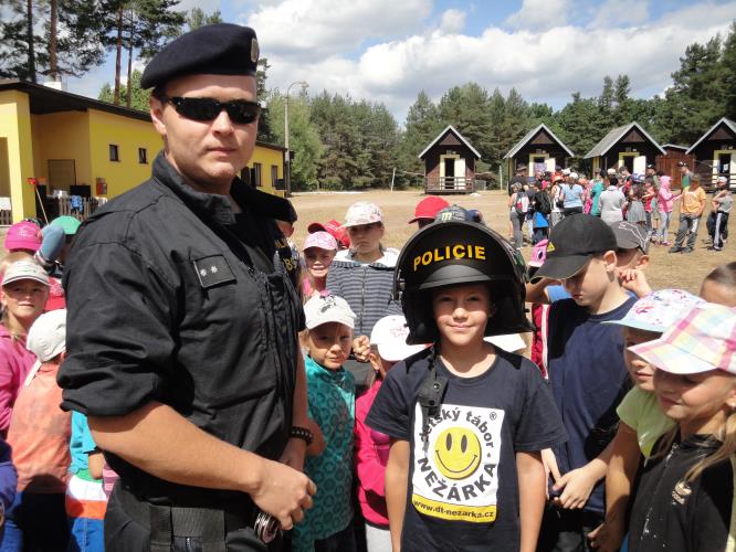 Jindřichohradečtí policisté zavítali na  LDT Nežárka .JPG