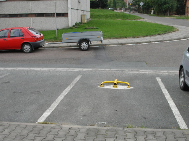 Krádež vozidla Škoda Octavia Combi v Chlumci nad Cidlinou