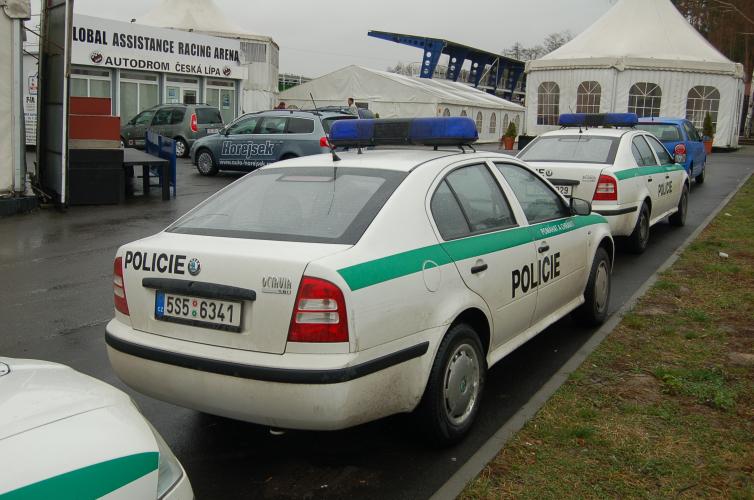 Kurz bezpečné jízdy na autodromu v Sosnové