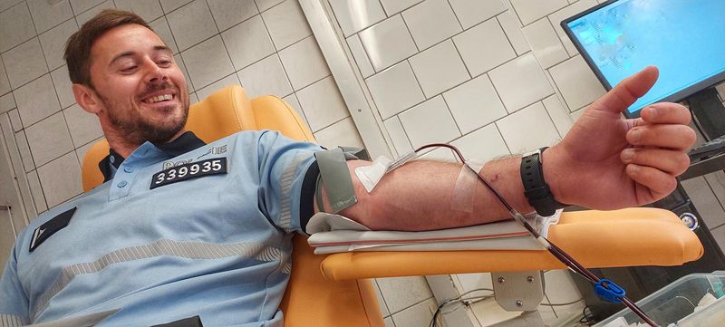 Náchodští policisté darovali další litry krve - 30.6.2023