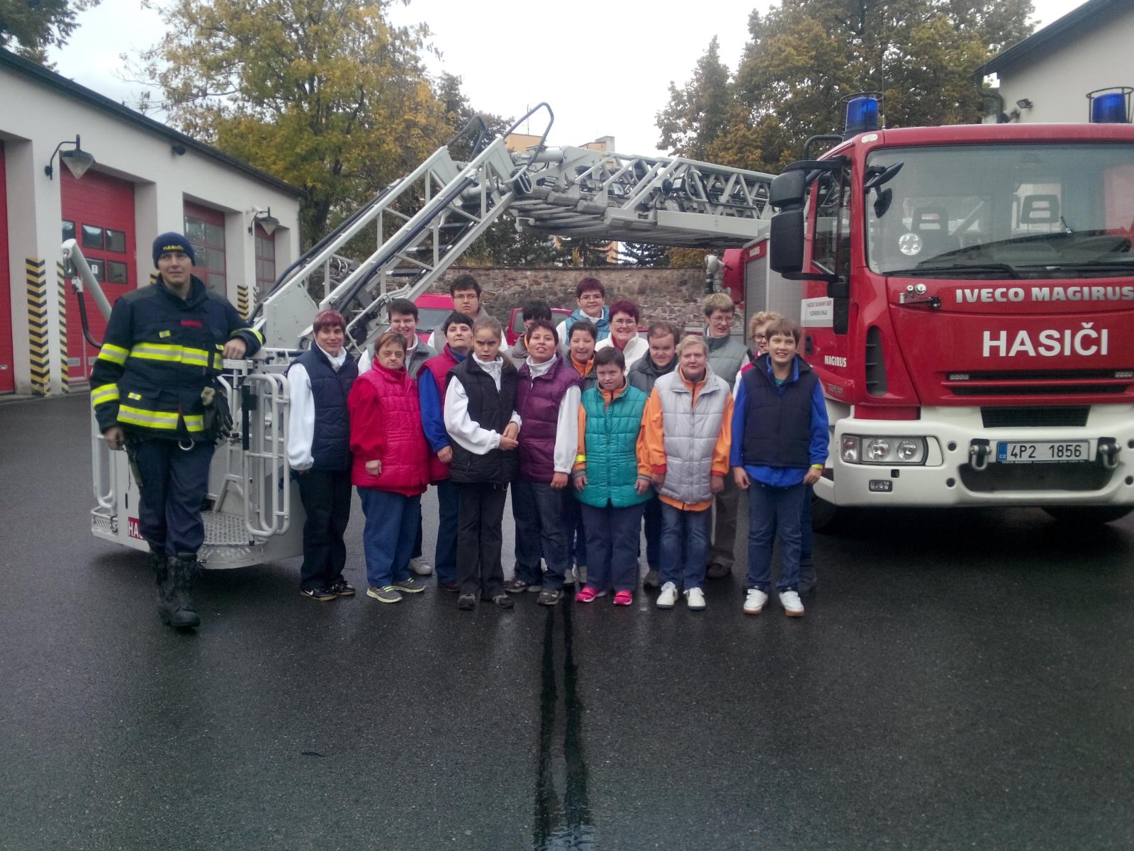 Návštěva děvčat z Domova Zvíkovecká kytička 19.10.2016