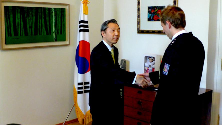 Ocenění policistů na korejské ambasádě