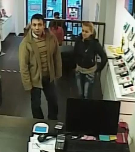 Podezřelý muž a žena 1.jpg