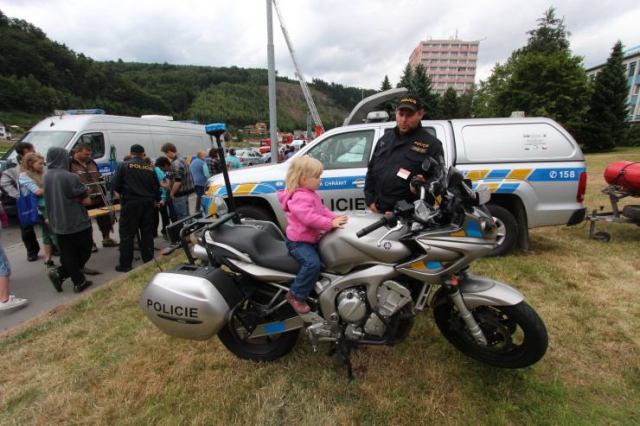 Policejní motorka lákala hlavně děti