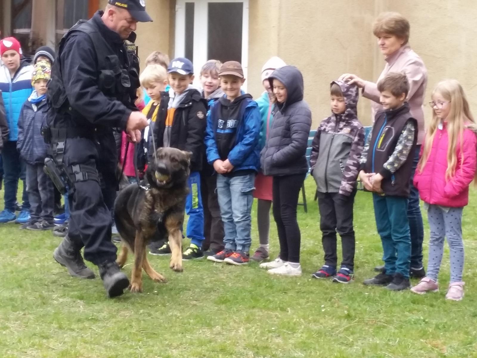 Policejní návštěva v Základní škole Kvílice