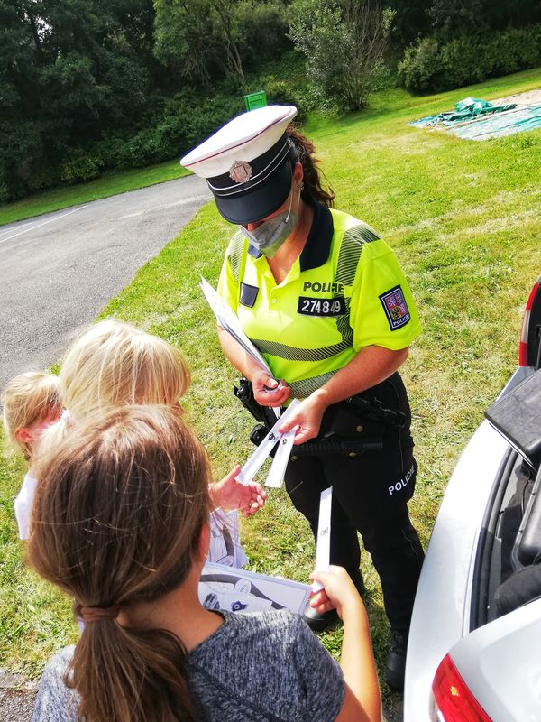 Policisté přijeli na příměstský dětský tábor Náchod-Plhov 16.8.2021