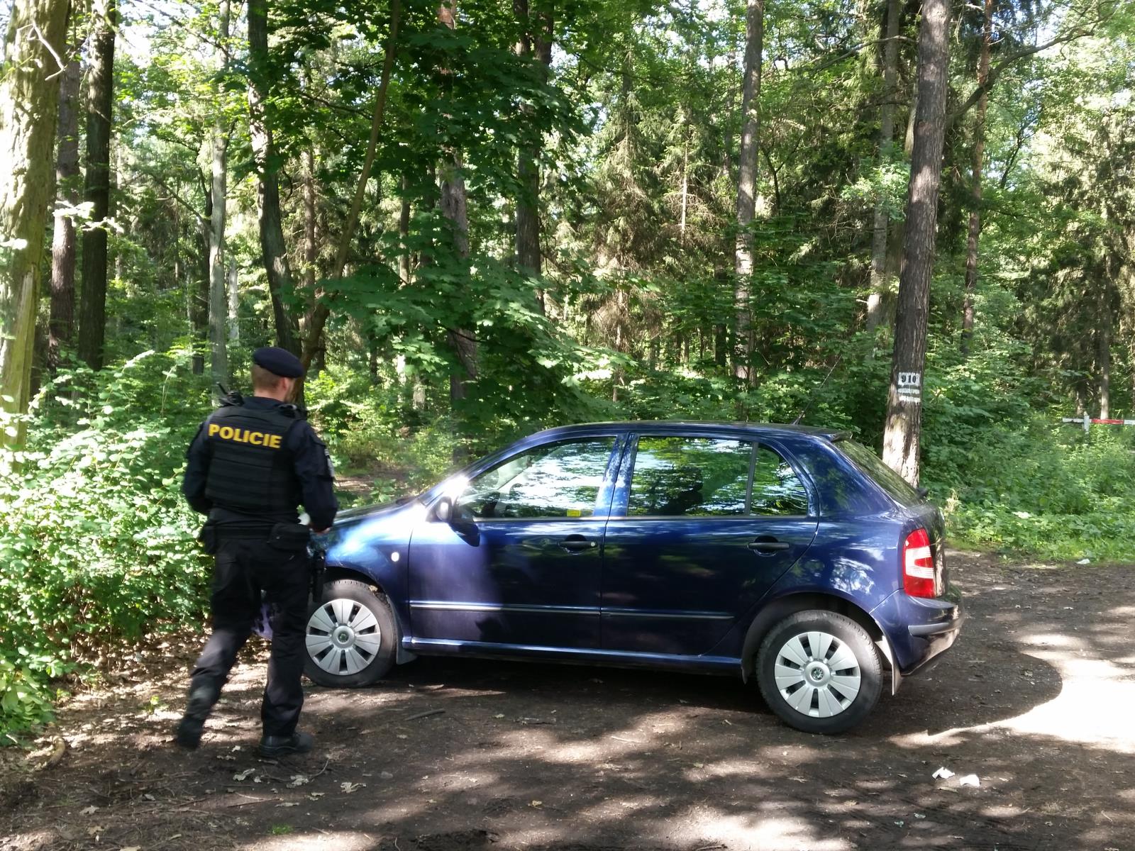 Policisté se zaměřili na vozidla rybářů a houbařů