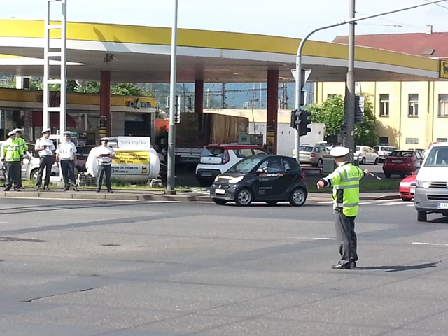 Policisté soutěžili v řízení křiřovatky