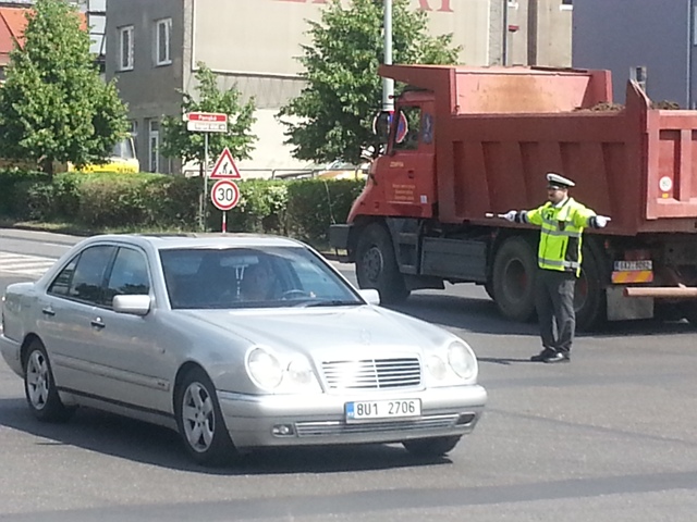 Policisté soutěžili v řízení křiřovatky