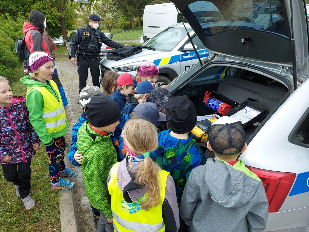 Policisté v MŠ v Nové Pace