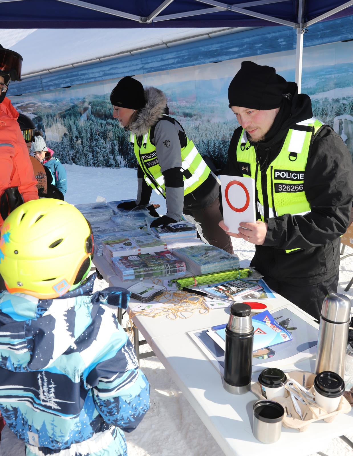 Policisté zavítali do skiareálu v Lipně nad Vltavou