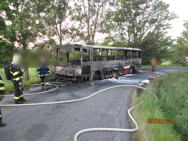 Požár autobusu Křižany 1.jpg