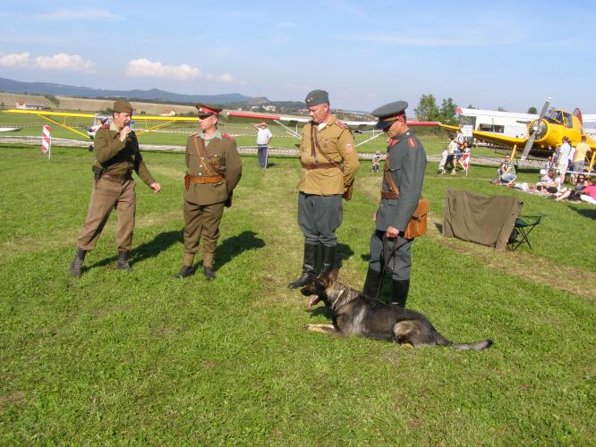 Představení poválečných uniforem