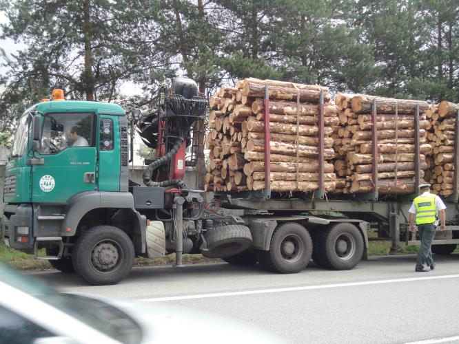 Preventivní akce zaměřená na řidiče "Řídím - piju nealko pivo".JPG