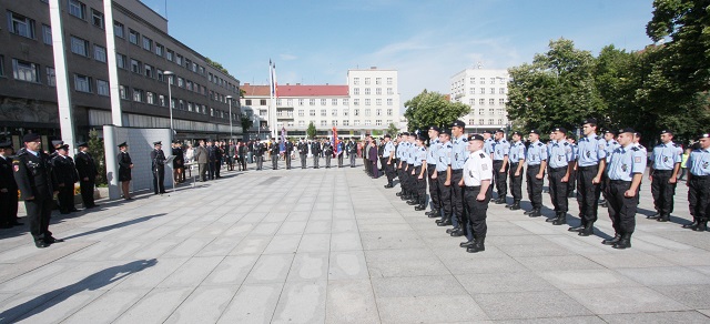 Slavnostní sliba a ocenění policistů