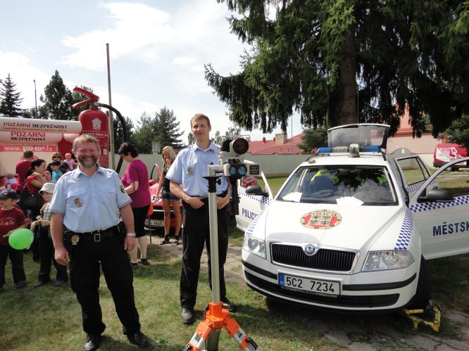 Složky   IZS předvedly svojí práci veřejnosti.JPG