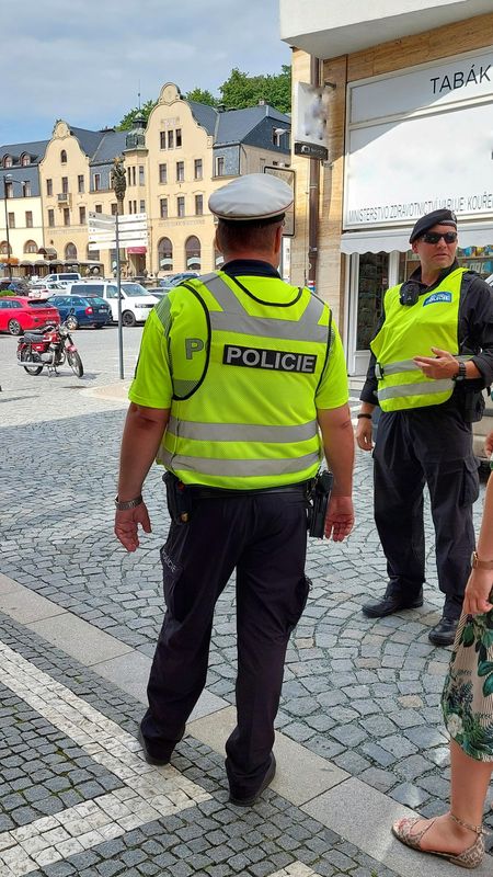 Součinnost dopravních policistů při akci - 17.8.2023 - Náchod