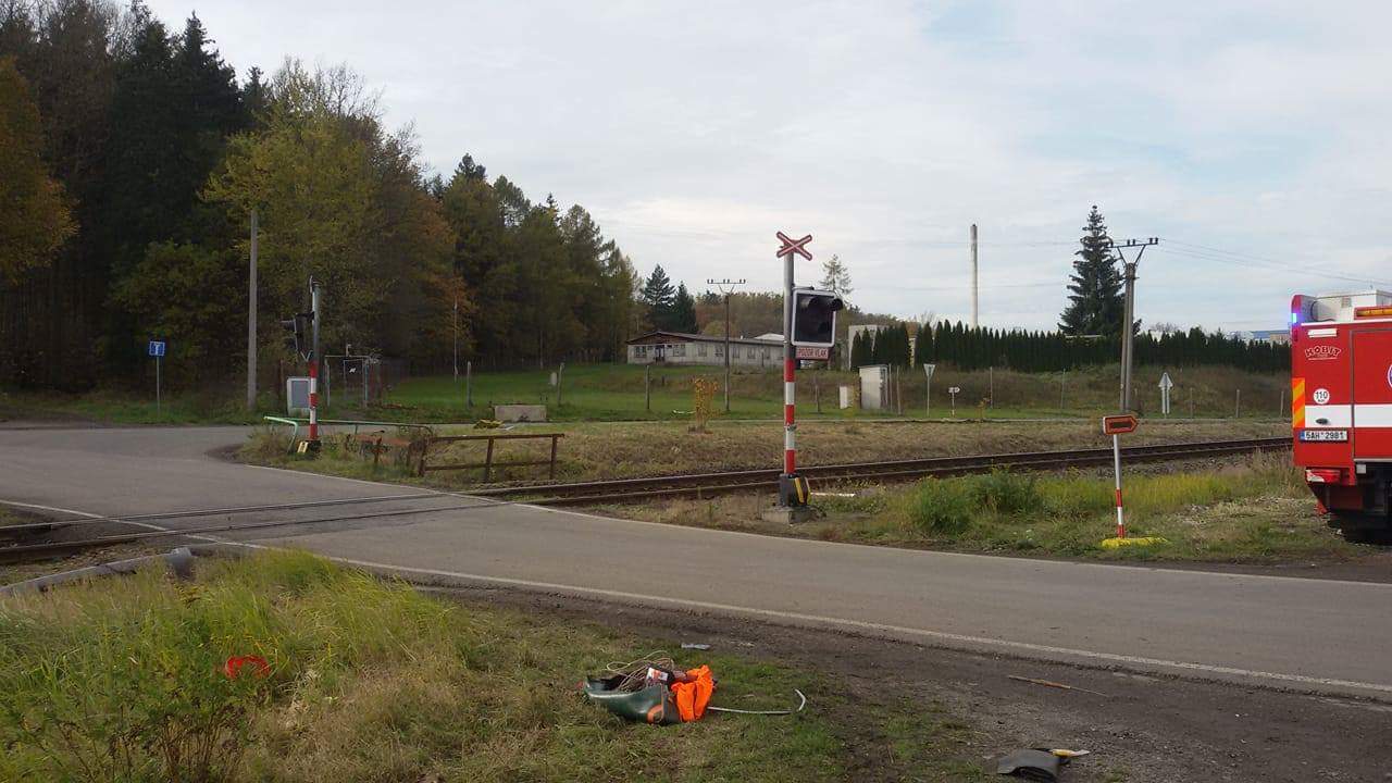 Srážka vlaku a dodávky 2.11.2017 Mirovice