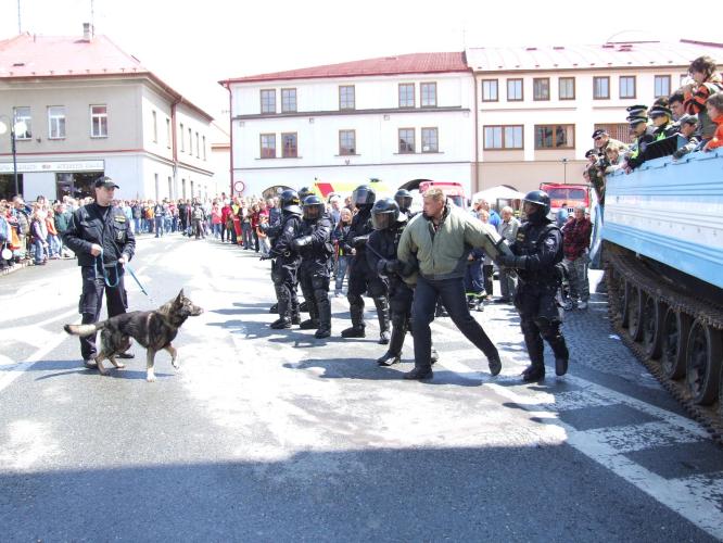 Ukázka práce pořádkové jednotky