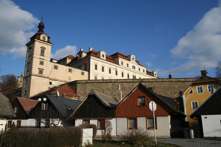 Zámek a podzámčí - P- Bednář