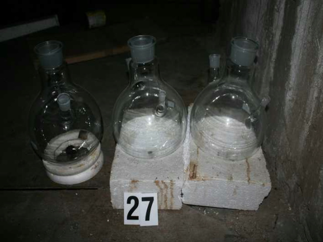 Zajištěné předměty sloužící k výrobě drog