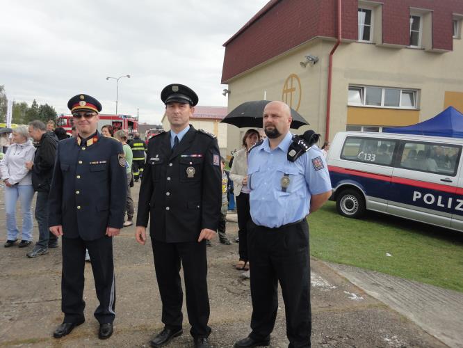 Zkus být hasičem, policistou, záchranářem.JPG