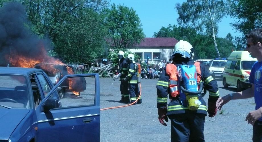 činnost příslušníků IZS při dopravní nehodě