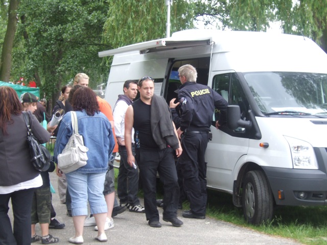 cizinecká policie odhaluje padělky dokladů 