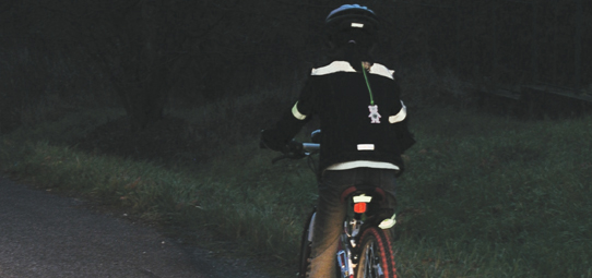 cyklista ve tmě.jpg