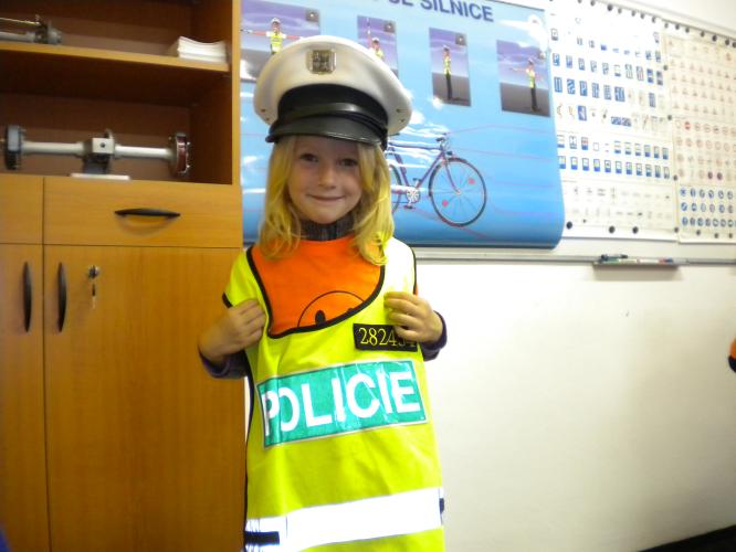 děti si vyzkoušely i policejní čepice