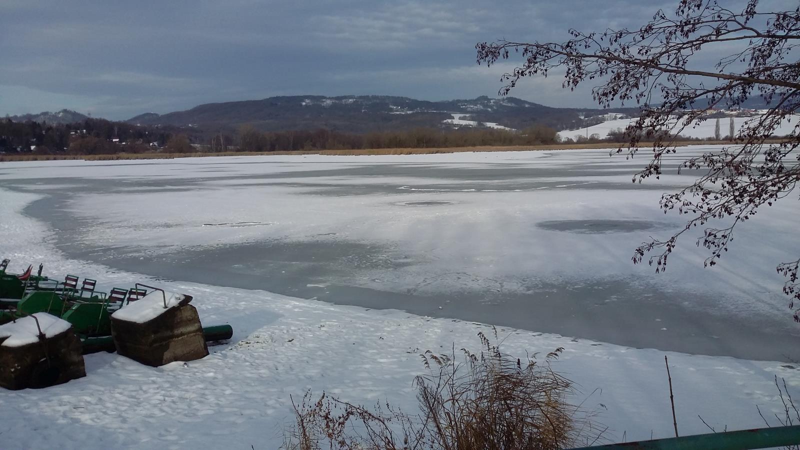 jezero Chmelař